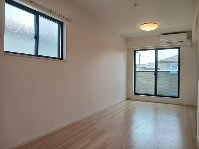 ミライズホーム多門寺　ＷＥＳＴの居間・リビング