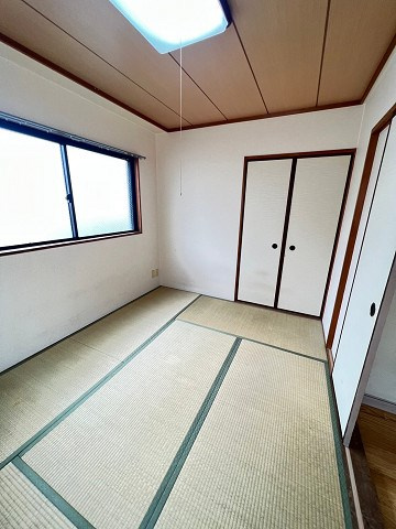 尼崎市武庫川町４丁目のアパートの寝室