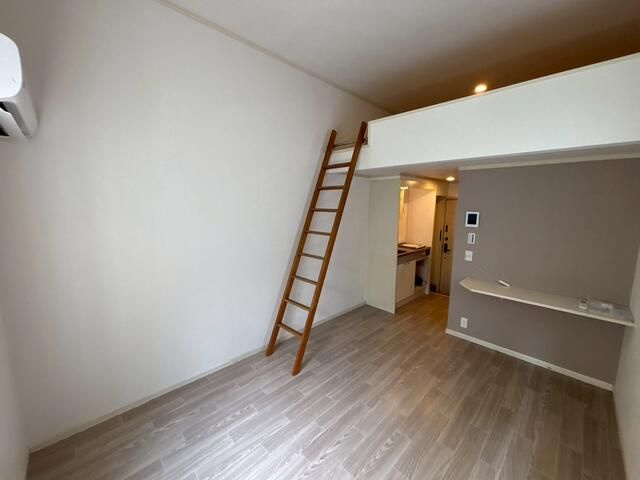 サンヒルズ諏訪町の居間・リビング