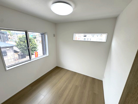 新築建売　清和４丁目２号の洋室|明るい洋室です