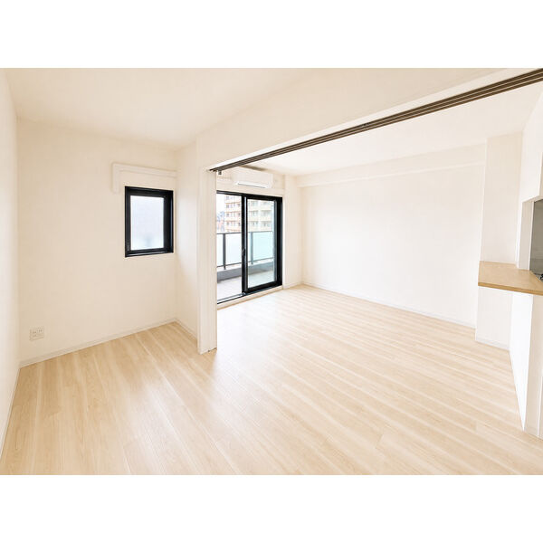MAISON PREMIER UMEDA NORTH　豊崎東小学区の居間・リビング