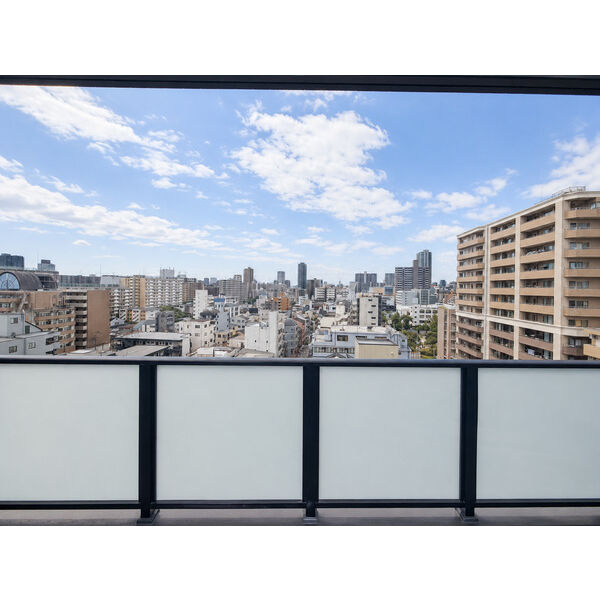 MAISON PREMIER UMEDA NORTH　豊崎東小学区のバルコニー
