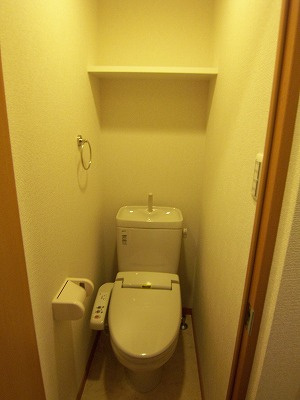 ＴＲＡＤＩＳ ＮＩＰＰＯＲＩ Ｅの内装|明るい室内です