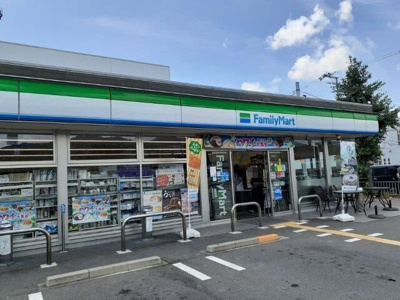 【周辺】 | ザ　レジデンス　京都・東 | ファミリーマート 京都東インタまで300m