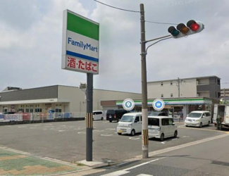 【周辺】 | リバーテラス　Ｔｏｓｈｉ | ファミリーマート伏見舞台町店まで459ｍ