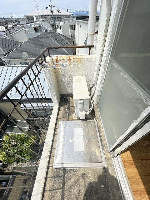 メゾンスリーエイト園田のバルコニー