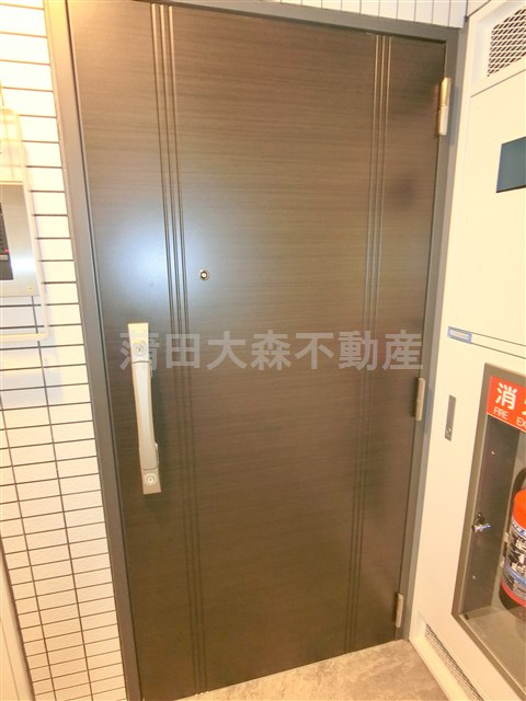 ドゥーエ大鳥居WESTの玄関