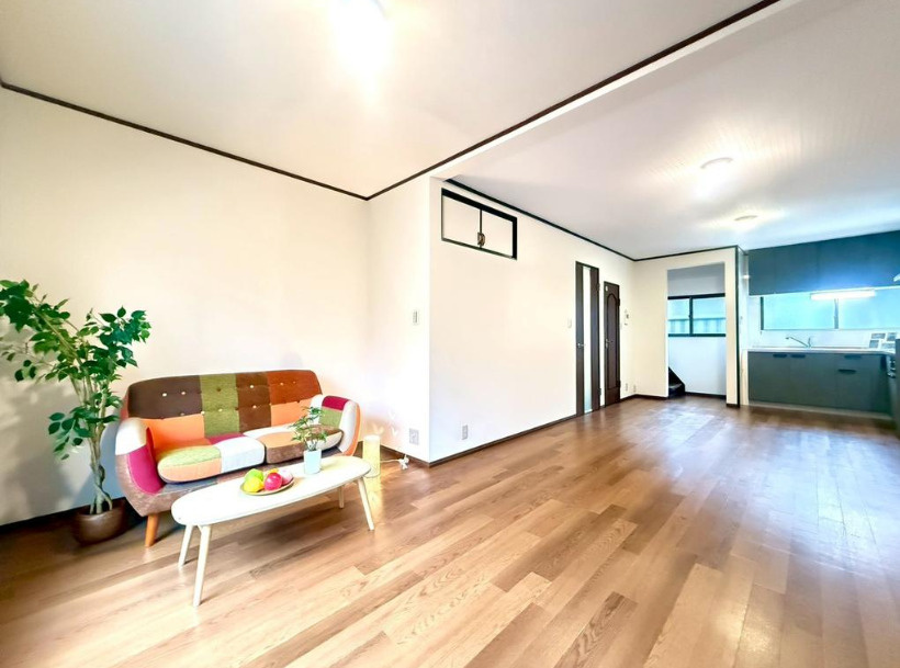衣摺4丁目　中古戸建の居間・リビング