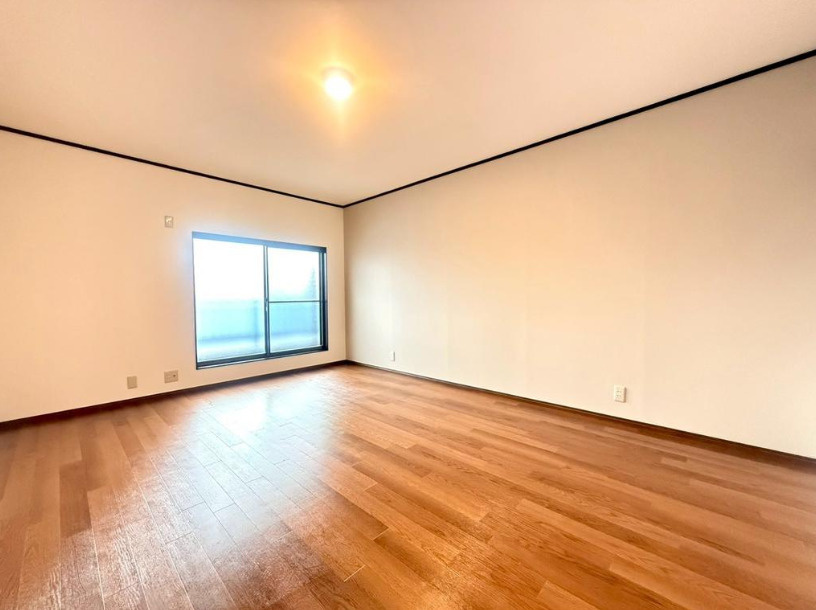 衣摺4丁目　中古戸建の洋室