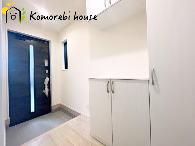 上尾市東今泉６番　新築一戸建て　ハートフルタウン　Aの玄関|シンプルで使いやすい玄関です