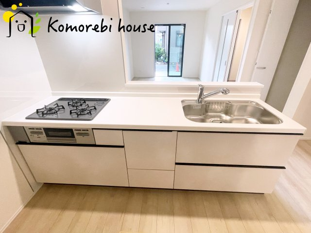 上尾市東今泉６番　新築一戸建て　ハートフルタウン　Aのキッチン|きれいなキッチンです
