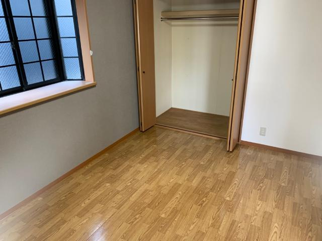 プラグレスの内装|洋室