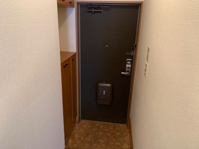 プラグレスの玄関|玄関