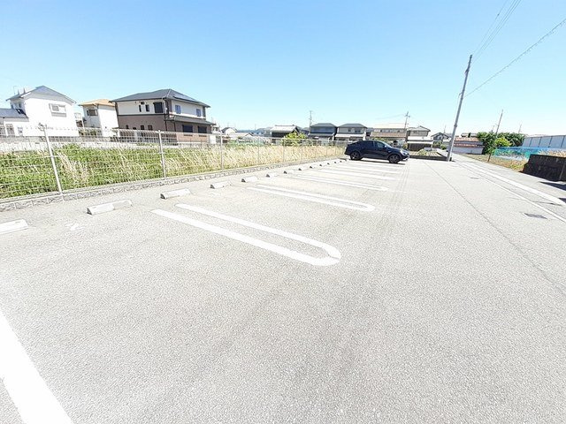 グランデール興浜Ⅱの駐車場