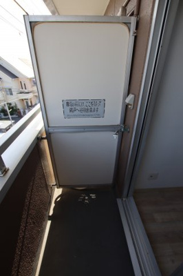 【設備】 | 昌栄マンション | 洗濯機置場