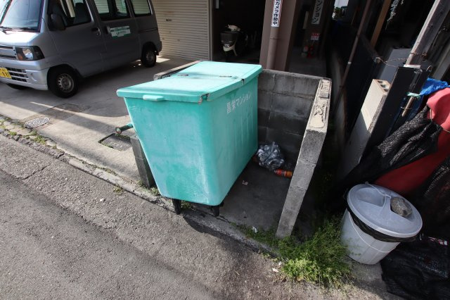 【その他共用部分】 | 昌栄マンション | 敷地内ゴミ置き場
