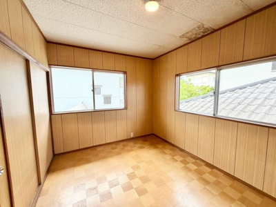 【洋室】 | 大野台５丁目　中古一戸建 | ２面採光の居室ありますよ♪明るく風通しの良い室内に気持ちも明るくなりますね！