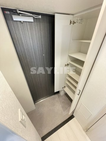 リヴェント玉造の玄関