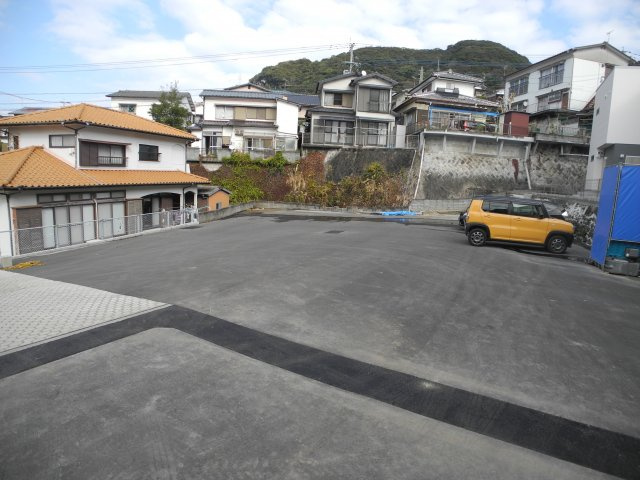 Amity CROSSの駐車場