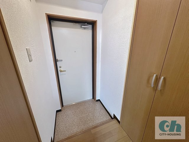 アミティエ中延 302号室の玄関