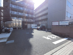 【駐車場】 | GRASS SQUARE　六番館