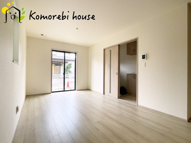 上尾市東今泉６番　新築一戸建て　ハートフルタウン　Cの居間・リビング|ゆったりとしたリビングです