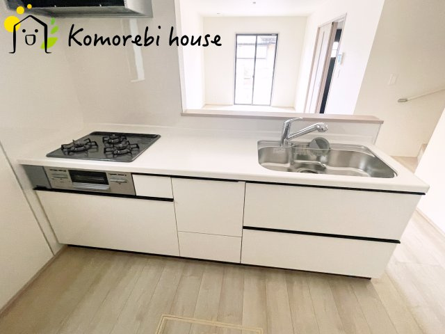 上尾市東今泉６番　新築一戸建て　ハートフルタウン　Cのキッチン|キッチンでお料理をお楽しみください