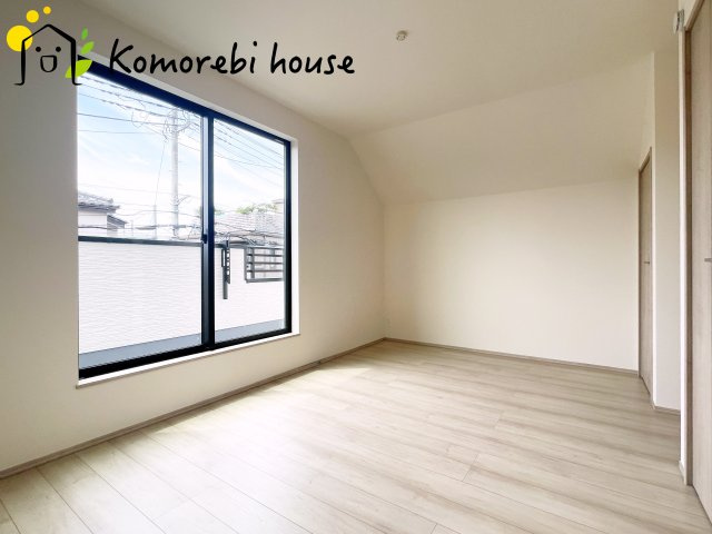 上尾市東今泉６番　新築一戸建て　ハートフルタウン　Cの寝室|広くて明るい寝室