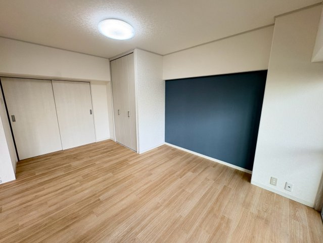 東急ドエル摩耶の洋室|リビングに併設の約7.5帖の洋室はリビングと一体として使うことも可能です！