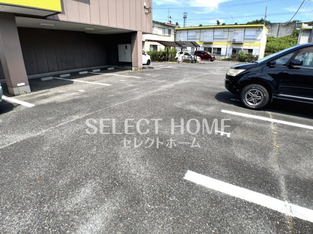 【駐車場】 | マノワール大平５ | 駐車場に車を止められます