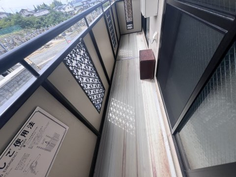 神戸市北区有野町唐櫃のハイツのバルコニー