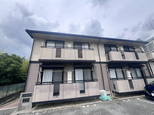 神戸市北区有野町唐櫃のハイツの外観