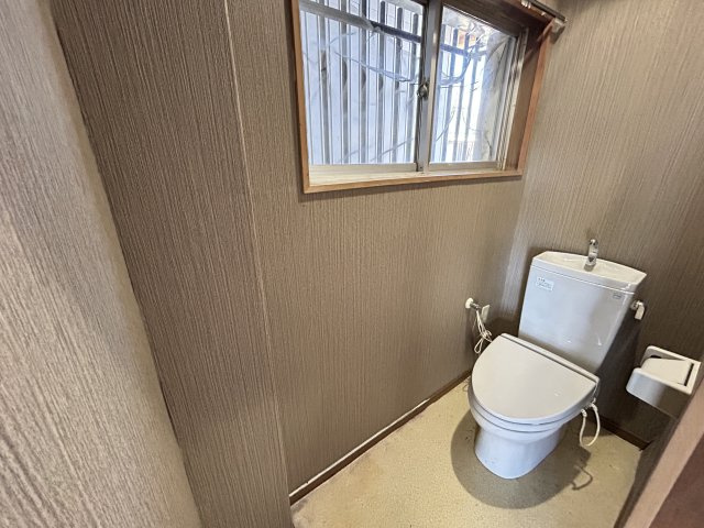 阿南市羽ノ浦町中庄段上　中古戸建のトイレ