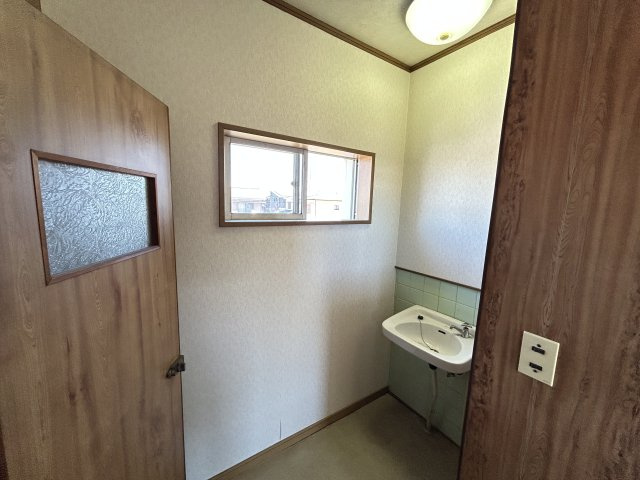 阿南市羽ノ浦町中庄段上　中古戸建の独立洗面台