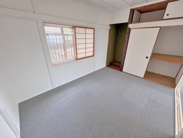 深阪貸家の寝室