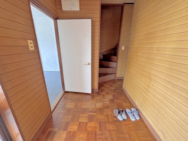 深阪貸家の玄関