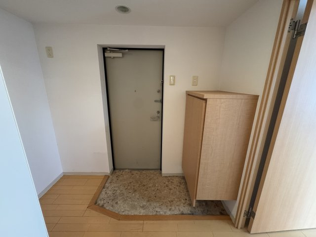 ウインズコート石橋の玄関