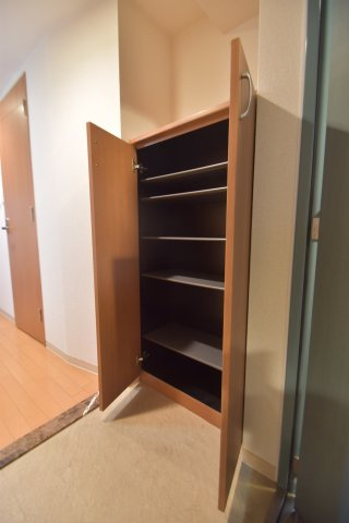 大阪市都島区東野田町１丁目の賃貸マンションの玄関