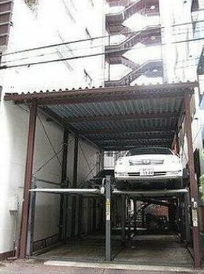 信越ビルの駐車場|駐車場に車を止められます