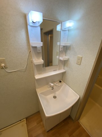 エステート一色の洗面所|別号室参照