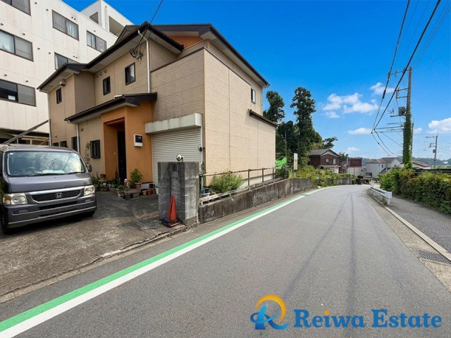 中古戸建　茅ヶ崎市下寺尾の前面道路含む現地写真
