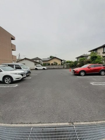 セントラルヴィレッジの駐車場|駐車場があるので、車を買う予定の方も安心です