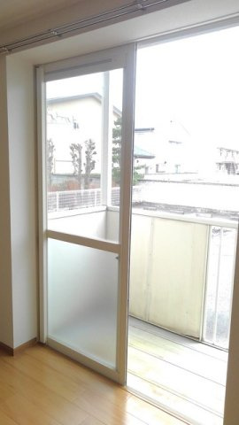 エトワール畔見　Ａのバルコニー|暖かな日差しのふりそそぐバルコニー