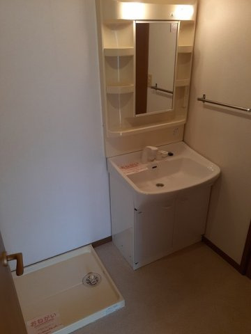 フルールメゾンＢの洗面所|コンパクトで使いやすい洗面所