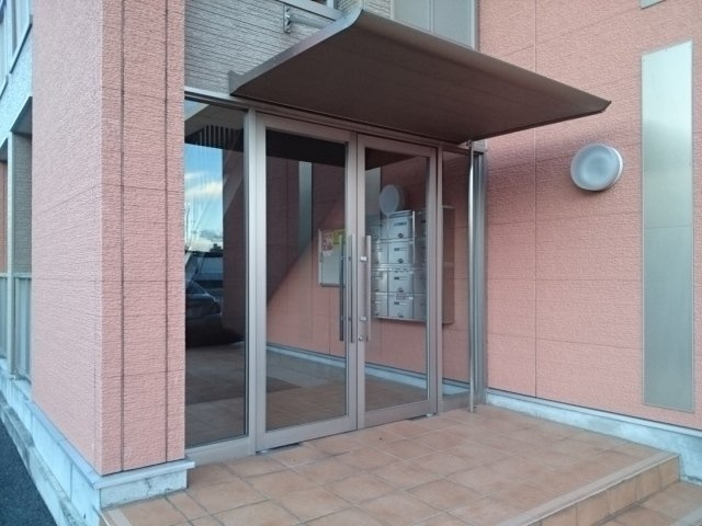 シンフォニアのエントランス|ゆとりのあるエントランスです