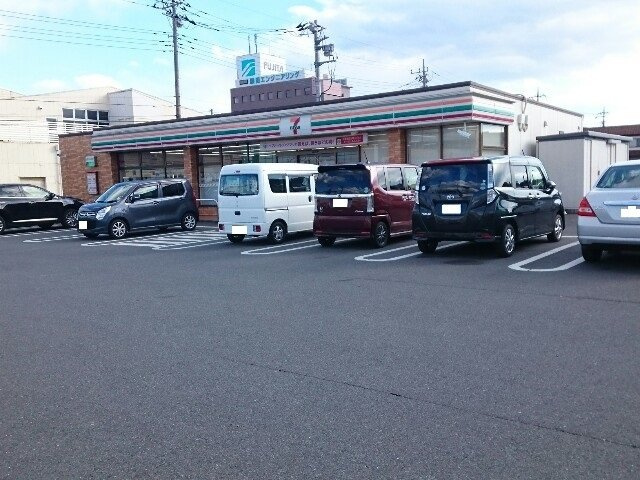 シンフォニアの周辺|セブンイレブン飯塚町店まで300m