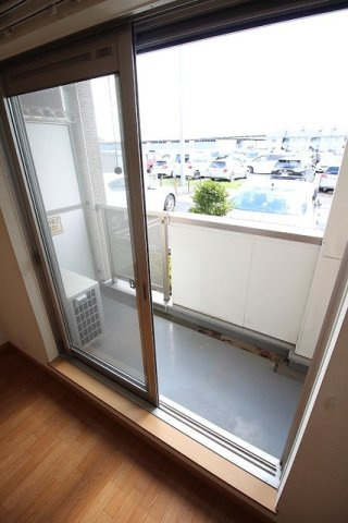 シンフォニアのバルコニー|開放的で明るい空間を演出してくれるバルコニーです