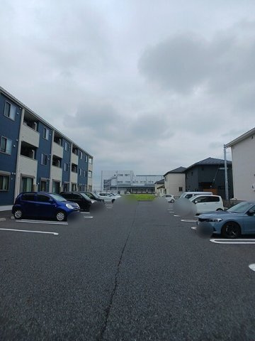 アルエットＢの駐車場|車をお持ちの方に嬉しい駐車場付きの物件です