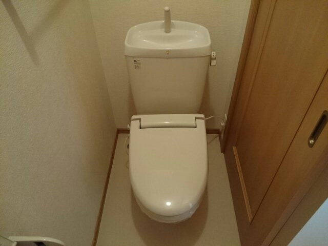 ネオフリーのトイレ|ゆったりとした空間のトイレです