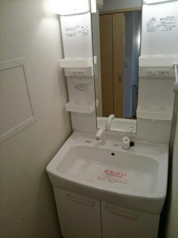 サングレイスの洗面所|明るい洗面所です